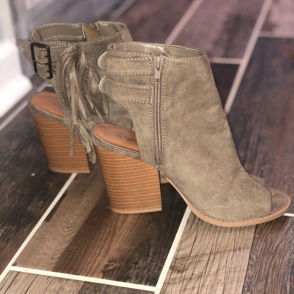 Qupid Booties